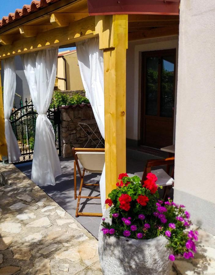 Apartments By The Sea Martinscica, Cres - 14334 エクステリア 写真