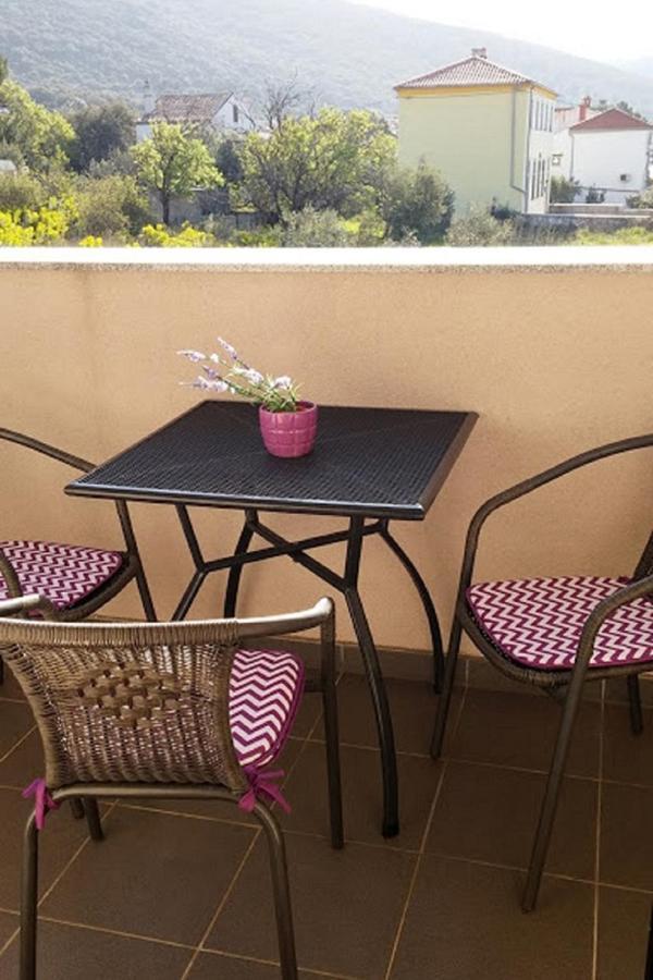 Apartments By The Sea Martinscica, Cres - 14334 エクステリア 写真